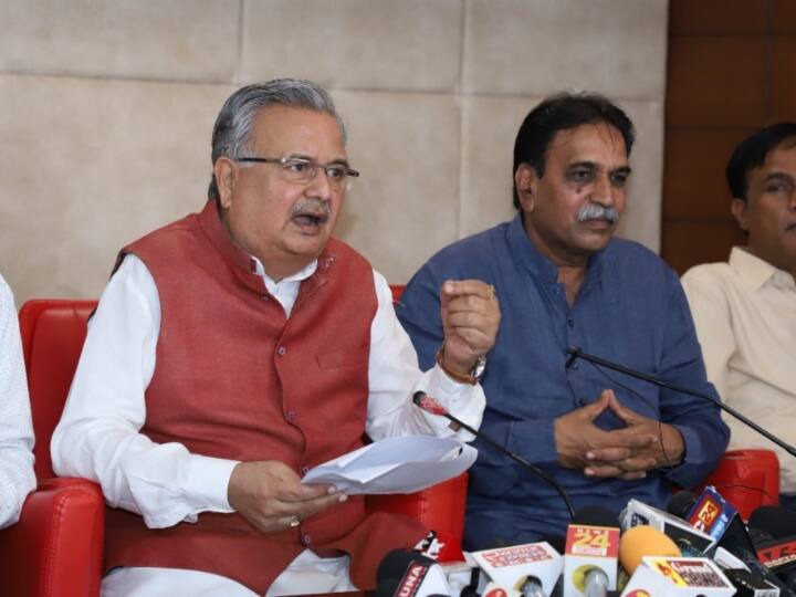 Chhattisgarh Raipur Income Tax raid former CM Raman Singh sought resignation CM Bhupesh Baghel ANN Chhattisgarh News: आयकर छापे के बाद सरकार को घेरने की तैयारी, पूर्व सीएम रमन सिंह ने मांगा CM Bhupesh का इस्तीफा