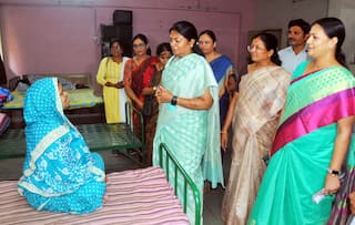 Women empowerment : पीडित महिलांना सक्षम व आत्मनिर्भर करण्यासाठी, त्यांच्यात आत्मविश्वास निर्माण करा: जिल्हाधिकारी