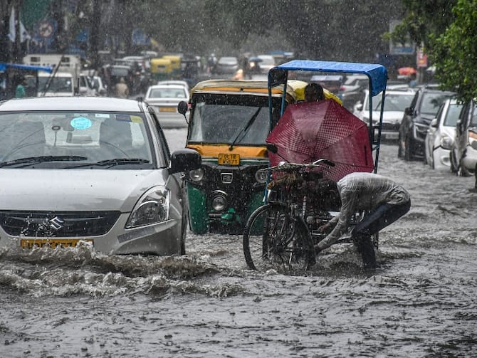 Gujarat Weather Forecast Heavy Rain Warning In Many Areas Meteorological  Department Issued Orange Alert | Gujarat Weather Forecast: गुजरात के कई  इलाकों में भारी बारिश की चेतावनी, मौसम विभाग ने जारी ...