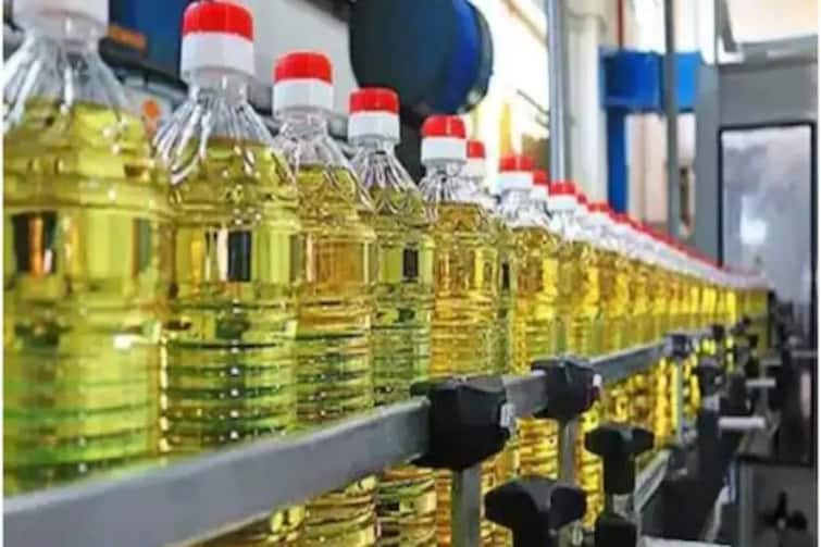 government asked companies to cut mrp of edible oils by up to rs 10 per litre with in a week Edible Oil Price: ਕੰਪਨੀਆਂ ਖਾਣ ਵਾਲੇ ਤੇਲ ਦੀਆਂ ਕੀਮਤਾਂ ਇੱਕ ਹਫ਼ਤੇ ਵਿੱਚ 10 ਰੁਪਏ ਤੱਕ ਘਟਾਉਣ, ਸਰਕਾਰ ਨੇ MRP 'ਤੇ ਦਿੱਤੀ ਚੇਤਾਵਨੀ