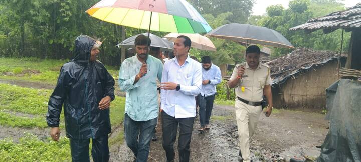 त्याचप्रमाणे वनगा यांनी आठ दिवसांपूर्वी अल्फा हॉटेलसमोर महामार्ग ओलांडताना सारणी येथील गरीब मजुराचा ट्रक खाली चिरडून मृत्यू झाला होता. त्यांच्या घरी भेट दिली.