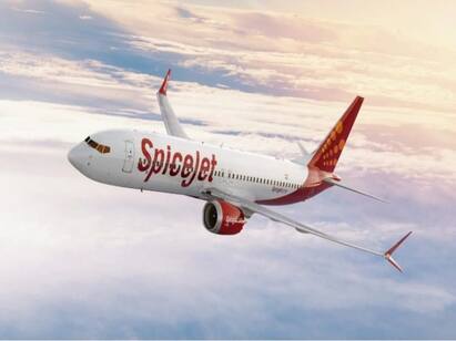 138 SpiceJet Passengers, Stranded For 11 Hours In Karachi, Fly To Dubai SpiceJet: அவசர நிலை: ஸ்பைஸ்ஜெட் விமானம் பாகிஸ்தானில் தரையிறக்கம்! - ஒரே நாளில் இரண்டு சம்பவம்!