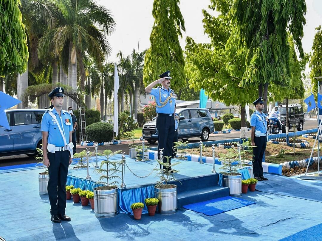 IAF receives nearly 7.5 lakh applications under Agnipath scheme Agnipath scheme: 'అగ్నిపథ్‌'కు రికార్డ్ స్థాయిలో దరఖాస్తులు- ఒక్క వాయుసేనలోనే 7.5 లక్షలు!