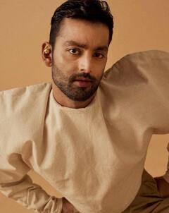 ਅੱਖਾਂ 'ਚ ਕਾਜਲ... ਕੰਨਾਂ 'ਚ ਵਾਲੀਆਂ, Himansh Kohli ਦਾ ਇਹ ਲੁੱਕ ਦੇਖ ਲੋਕ ਬੋਲੇ 'ਬਾਈ ਬਿੰਦੀ ਤੇ...'