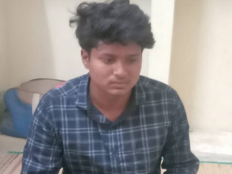 college boy arrested by police due to stabbed College  girl in vellore வேலூர்: நான் இருக்கும்போது வேறு ஒருவனா? - காதலியை கத்தியால் குத்திய காதலன்.. நடந்தது என்ன..?