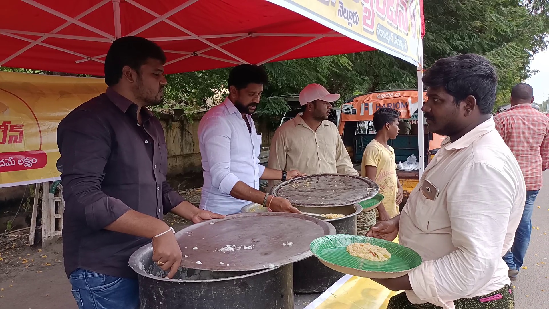 Anna Canteen In Nellore: చంద్రబాబు సీఎం అయ్యేవరకు తగ్గేదేలే- నెల్లూరు జిల్లా నేతల నిర్ణయం