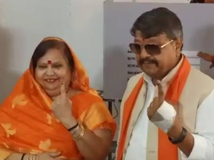 BJP national general secretary Kailash Vijayvargiya voted in Indore ANN MP Urban Body Election: बीजेपी नेता कैलाश विजयवर्गीय ने इंदौर में परिवार के साथ डाला वोट, जीत पर किया यह दावा