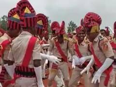 Viral: सात समंदर पार गाने पर जवानों ने जमकर लगाए ठुमके, पासिंग आउट परेड के बाद कांस्टेबलों ने की मस्ती