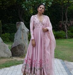 Sargun Mehta Bollywood Debut : अभिनेत्री सरगुन मेहता करणार बॉलिवूडमध्ये पदार्पण, 'या' बड्या अभिनेत्यासोबत झळकणार