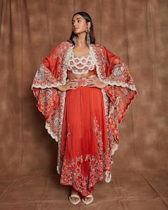 Shibani dandekar : शिबानीचा ग्लॅमरस अंदाज, पाहा लेटेस्ट फोटोशूट!