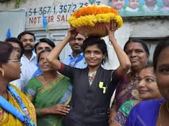 Telangana BJP: బీజేపీలోకి ఫైర్ బ్రాండ్‌గా పేరున్న లాయర్, బండి సంజయ్‌తో భేటీ - కేసీఆర్‌ను వ్యతిరేకిస్తూ ఎన్నో వాదనలు