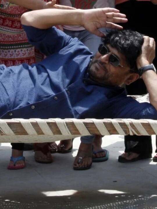 ओटीटी की दुनिया में कदम रखने के बाद रघुबीर यादव (Raghubir Yadav) को भी पहचान हासिल हुई. फिल्मों में तो उन्होंने कई सारे सपोर्टिंग रोल्स किए लेकिन डिजिटल प्लेटफॉर्म पर ही उनके करियर में उछाल आया.