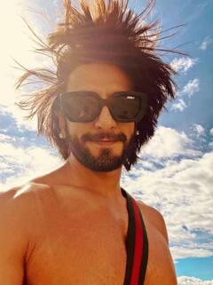 Ranveer Singh B'day Selfie: रणवीर सिंह कुछ इस अंदाज में मना रहे हैं बर्थडे, फैंस के साथ शेयर की सेल्फी