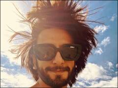 Ranveer Singh B'day Selfie: रणवीर सिंह कुछ इस अंदाज में मना रहे हैं बर्थडे, फैंस के साथ शेयर की सेल्फी