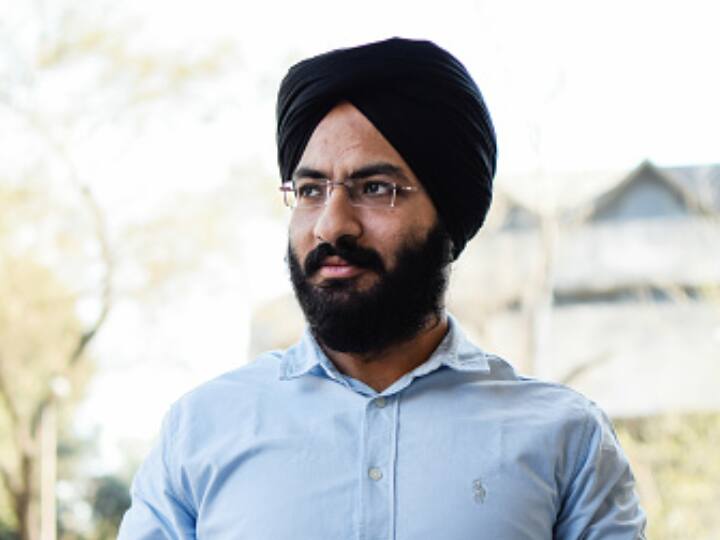 Toronto To Reinstate Sikh Security Guards Fired Over No-Beard Policy Toronto To Reinstate Sikh Security Guards Fired Over No-Beard Policy