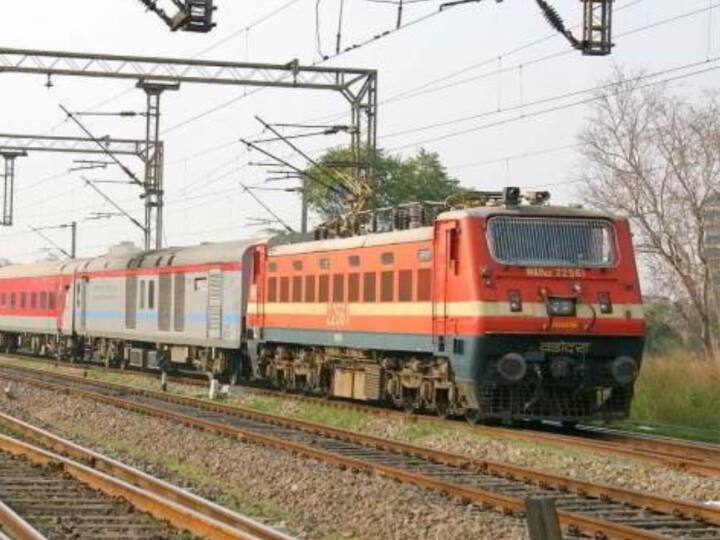 UP Railway special scheme to promote tourism up to forty percent discount in ticket fee Indian Railway New Scheme: पर्यटन को बढ़ावा देने के लिए रेलवे की स्पेशल स्कीम, टिकट फेयर में चालीस फीसदी तक की छूट