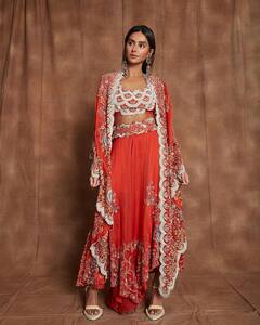 Shibani dandekar : शिबानीचा ग्लॅमरस अंदाज, पाहा लेटेस्ट फोटोशूट!