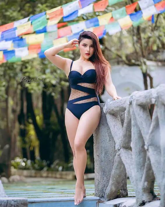 Sushma Adhikari Pics: સુષ્મા અધિકારી ભોજપુરી સિનેમામાં પોતાનું સ્થાન બનાવવામાં સફળ રહી છે, પરંતુ તે ભારતની નથી. ચાલો તમને તેમનો પરિચય કરાવીએ.