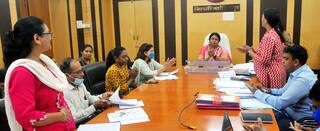 Nagpur News : वेळेत कामे पूर्ण न करणाऱ्या बाल विकास प्रकल्प अधिकाऱ्यांना नोटीस;  जिल्हा कृती दल व मिशन वात्सल्य समितीचा आढावा