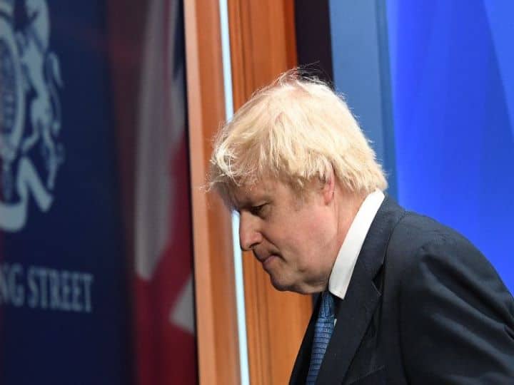 UK Prime Minister Boris Johnson resign as Prime Minister UK Prime Minister Resignation: బ్రేకింగ్ న్యూస్- బ్రిటన్ ప్రధాని బోరిస్ జాన్సన్ రాజీనామా!