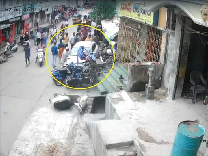 Andhra Pradesh: Car Driven By Minor Rams Into Shop In Tenali, 3 Injured Andhra Pradesh: Car Driven By Minor Rams Into Shop In Tenali, 3 Injured