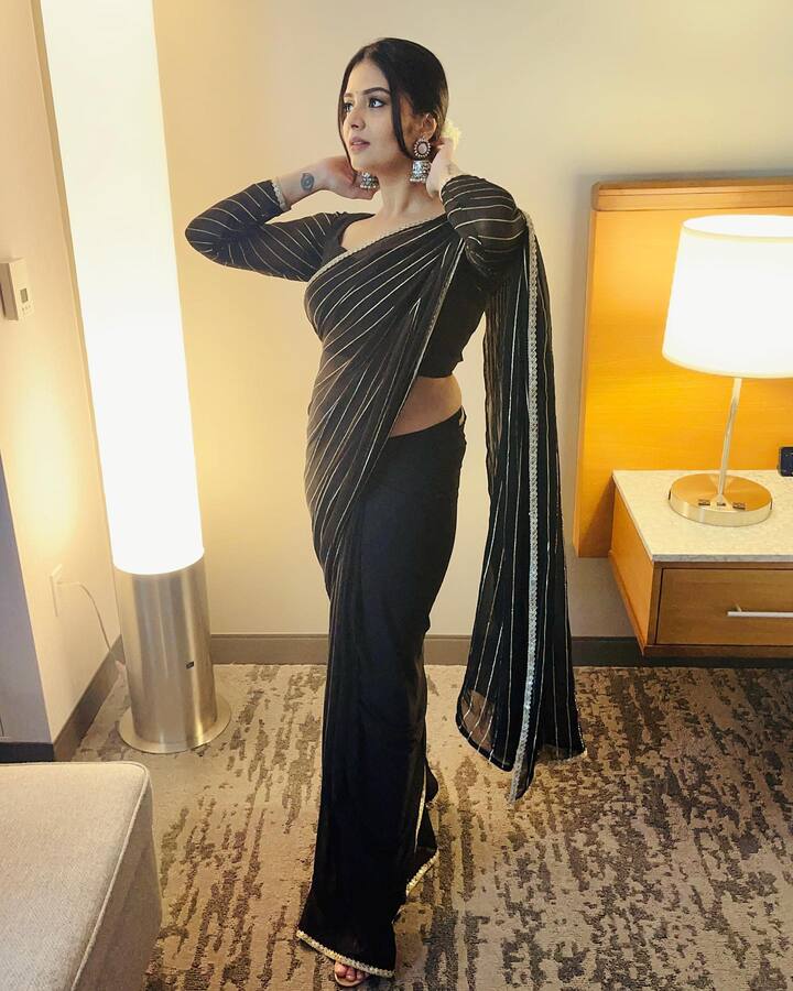 శ్రీముఖి అందమైన ఫోటోలు -Image credit: Sreemukhi/Instagram