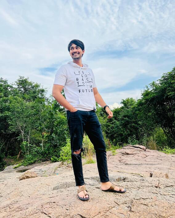 Gupedantha manasdu Goutham: 'గుప్పెడంత మనసు ' అల్లరి ప్రేమికుడు  గౌతమ్ (కిరణ్ కాంత్)  స్టైలిష్ ఫొటోస్