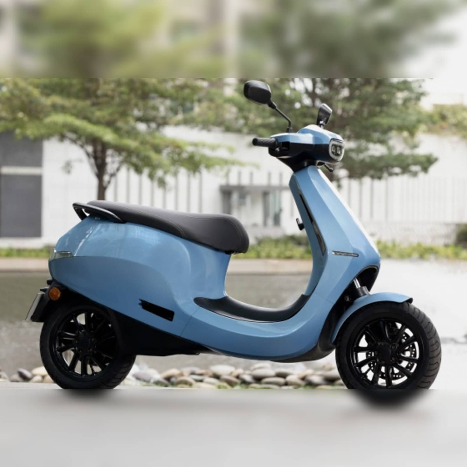 Electric Scooter : உயர்ந்து கொண்டேபோகும் பெட்ரோல் விலை.. ஏறுமுகத்தில் செல்லும்  எலெக்ட்ரிக் ஸ்கூட்டர்களின் மவுசு!