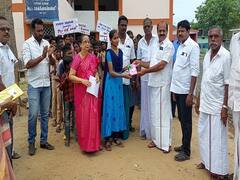 திருவாரூரில் அரசு பள்ளியில் மாணவர்களை சேர்க்க வீடு வீடாக சென்று ஆசிரியர், மாணவர்கள் விழிப்புணர்வு