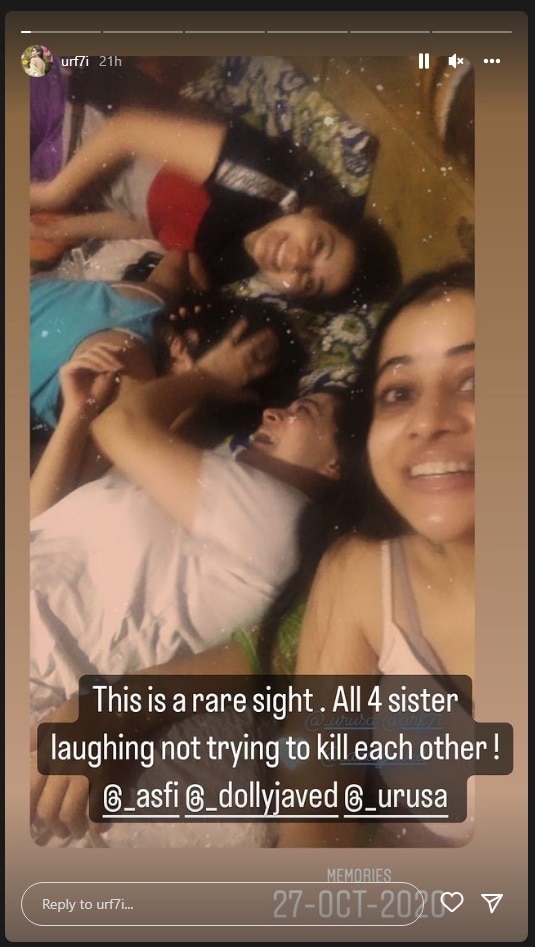 बिना मेकअप ऐसी दिखती हैं Urfi Javed और उनकी चारों बहनें, ख़ुद शेयर की तस्वीर
