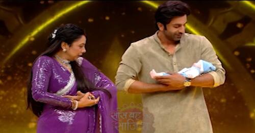 Chugalkhor Aunty: Ranbir Kapoor learns 'how to handle baby' from Anupama aka Rupali Ganguly | SBS
