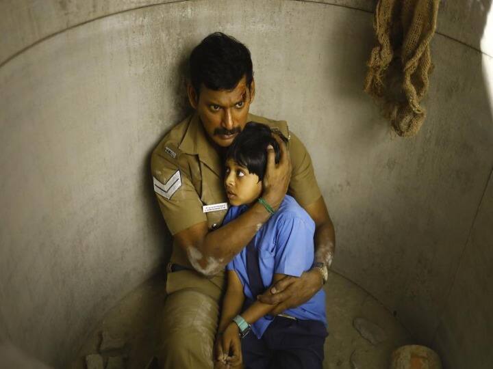 அடியே என்ன பாத்து இப்படியா சொல்லுற ரெண்டு கண்ணால என்ன நீயும் மெல்லுற