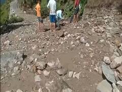 Chamoli Rain: उत्तराखंड के चमोली में बारिश ने थामी रफ्तार, नेशनल हाईवे सहित कई सड़कें हुईं बंद