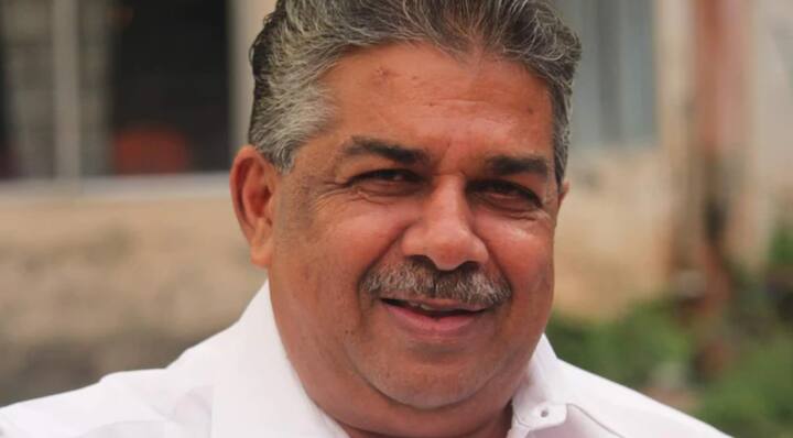 Saji Cheriyan quits as Kerala Minister amid the comments on constitution row அரசியல் அமைப்புக்கு எதிராகச் சர்ச்சைக் கருத்து! - கேரள அமைச்சர் சஜி செரியன் ராஜினாமா