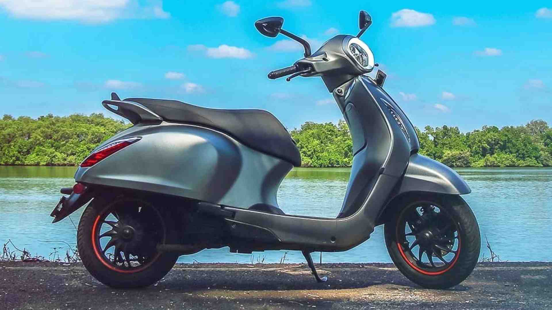 Electric Scooter : உயர்ந்து கொண்டேபோகும் பெட்ரோல் விலை.. ஏறுமுகத்தில் செல்லும்  எலெக்ட்ரிக் ஸ்கூட்டர்களின் மவுசு!