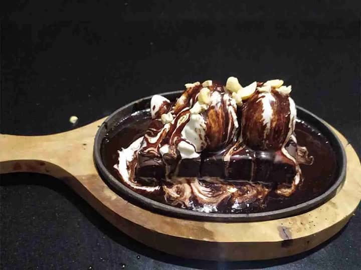 World Chocolate Day 2022: Easy and Healthy Chocolate Recipes You Must Try World Chocolate Day 2022 : இன்னைக்கு சாக்லேட் டே.. உங்க வீட்டுல இருக்குற இந்த பொருட்களே போதும்.. சாக்லெட் தித்திக்கும்