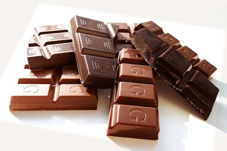 know history of chocolate expressing love History of Chocolate: गुस्से में मनाना हो या करना हो प्यार का इजहार, बच्चों से बड़ों तक की पसंद है चॉकलेट; जानें इसका इतिहास