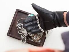 Crime: கும்பலா திருடுவோம்... திருடிய பணத்தில் இந்த கோயம்புத்தூர் குடும்பம் செஞ்ச காரியம் தெரியுமா?
