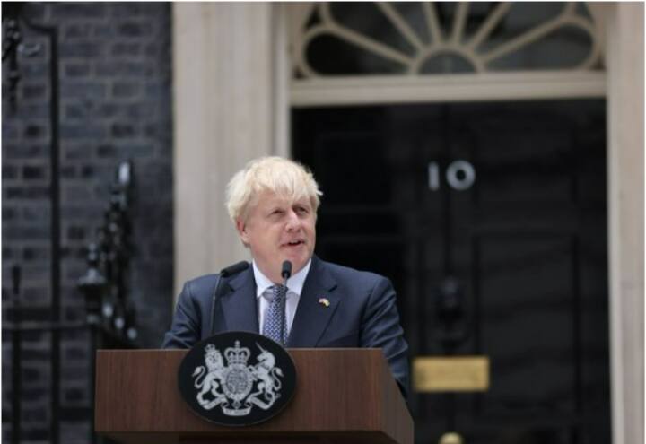 Boris Johnson resigns as UK PM Know when Boris Johnson was in controversy Boris Johnson Resigns: ब्रिटेन के पीएम पद से बोरिस जॉनसन ने दिया इस्तीफा, जानें कब कब विवादों में रहे?