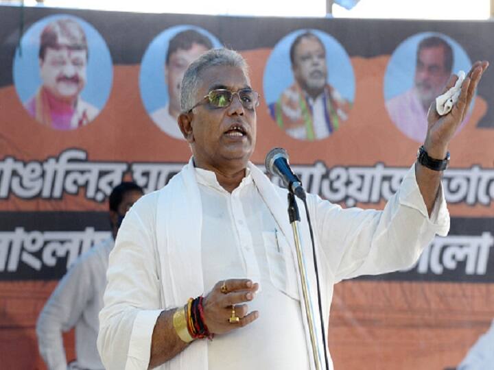 TMC Delegation Meets Bengal Guv, Seeks 'Strict Punishment' For Dilip Ghosh Over Remarks On Mamata TMC Delegation Meets Bengal Guv, Seeks 'Strict Punishment' For Dilip Ghosh Over Remarks On Mamata