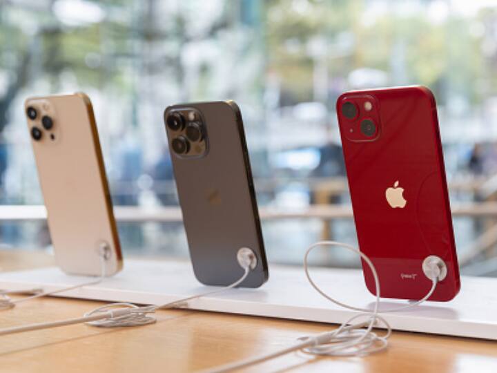 Discount in Croma Everything Apple Sale 2022 Best Deals and Offers on iPhones Croma Everything Apple Sale 2022: শুরু হল ক্রোমার 'অ্যাপেল সেল', আইফোনের কোন কোন মডেল কতটা কমে কেনা যাবে, দেখে নিন