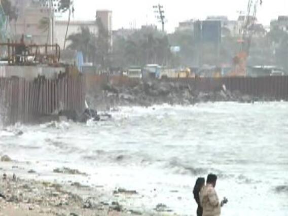 Mumbai Rainfall: मुंबई में रेड और ऑरेंज अलर्ट के चलते BMC का खास निर्देश, बीच पर जाने को लेकर पाबंदी Mumbai Rainfall: मुंबई में रेड और ऑरेंज अलर्ट के चलते BMC का खास निर्देश, बीच पर जाने को लेकर पाबंदी