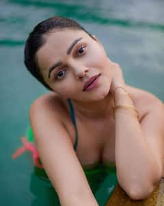 Rubina Dilaik: टीवी की संस्कारी बहू रूबीना दिलेक ने जब बिकिनी में ढाया कहर, स्टनिंग लुक देख उड़ जाएंगे होश