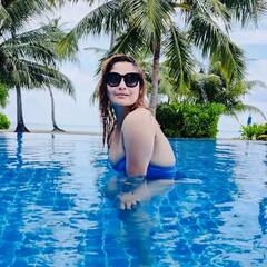 Photos: બિકીનીમાં કેર વર્તાવતી કૃષ્ણા અભિષેકની બહેનની તસવીરો વાયરલ, ટ્રાન્સફોર્મેશન જોઇને ફેન્સ પણ રહી ગયા દંગ