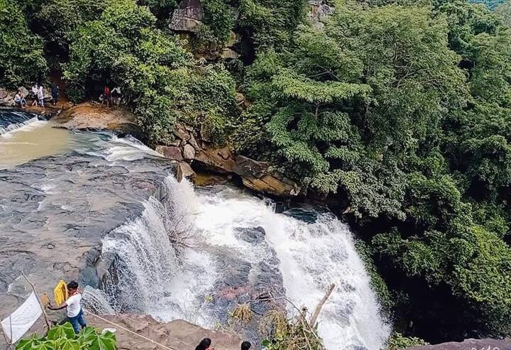 इधर वॉटरफॉल्स में बढ़ते जलस्तर को देखते हुए बस्तर जिला प्रशासन और पुलिस प्रशासन ने भी इन वॉटरफॉल्स में सुरक्षा बढ़ा दी है.