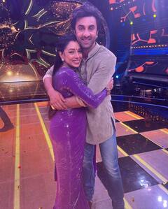 Anupama-Ranbir Kapoor Photos: अनुपमा की रुपाली गांगुली ने रणबीर कपूर को किया हग, कहा- मेरा सपना पूरा हो गया
