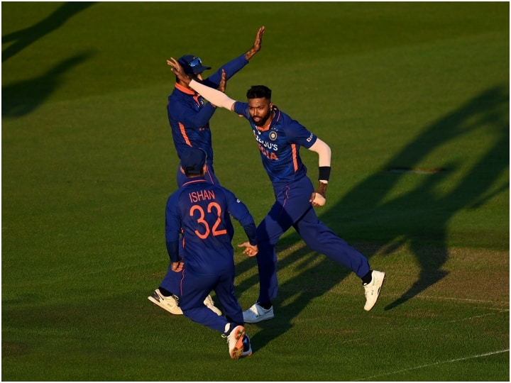team india beat england by 50 runs in 1st t20 IND vs ENG 1st t20 highlights The Rose Bowl Southampton hardik pandya shine IND vs ENG: पहले टी20 में भारत ने इंग्लैंड को चटाई धूल, हार्दिक ने बल्ले के बाद गेंद से भी किया कमाल