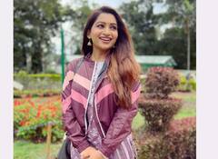 Nakshathra : அழகே உருவாய் அழகி ஒருத்தி... நடிகை நக்க்ஷத்ரா லேட்டஸ்ட் க்ளிக்ஸ்