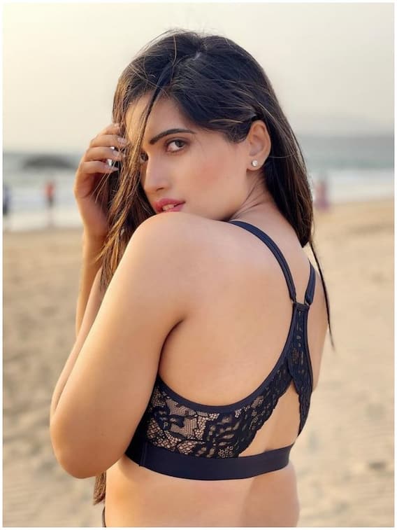 ఇసుకతో స్రవంతి స్నానం, మళ్లీ టెంపరేచర్ పెంచేసిన ‘బిగ్ బాస్’ బ్యూటీ