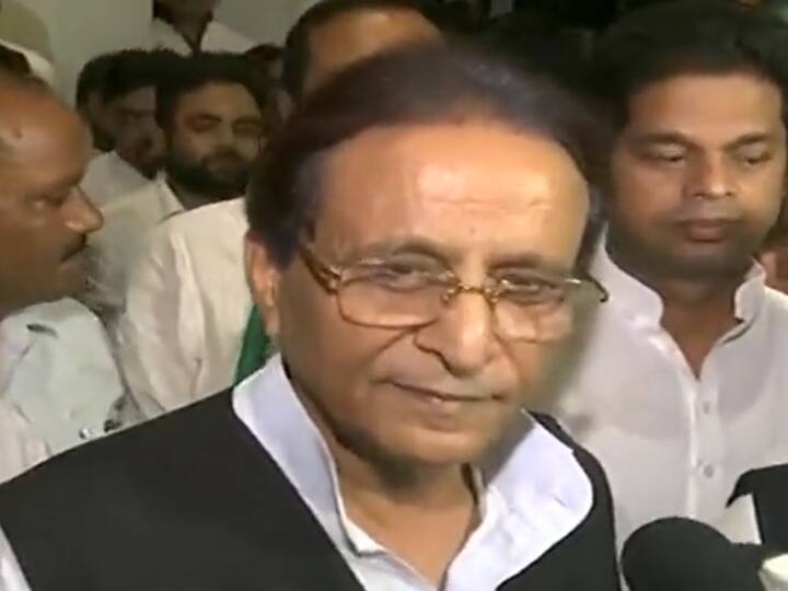 UP Politics: करीब ढाई साल बाद समाजवादी पार्टी के दफ्तर पहुंचे Azam Khan, दी ये प्रतिक्रिया Azam Khan Reached Samajwadi Party Office for first time after 2.5 years coming out of Jail and said that UP Politics: करीब ढाई साल बाद समाजवादी पार्टी के दफ्तर पहुंचे Azam Khan, दी ये प्रतिक्रिया